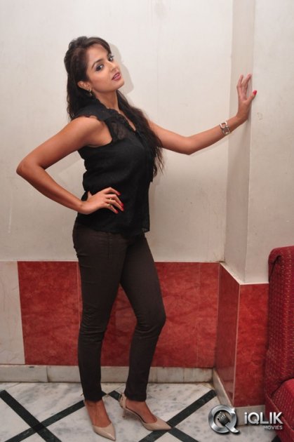 Asmita-Sood-at-adu-Magadura-Bujji-Success-Meet